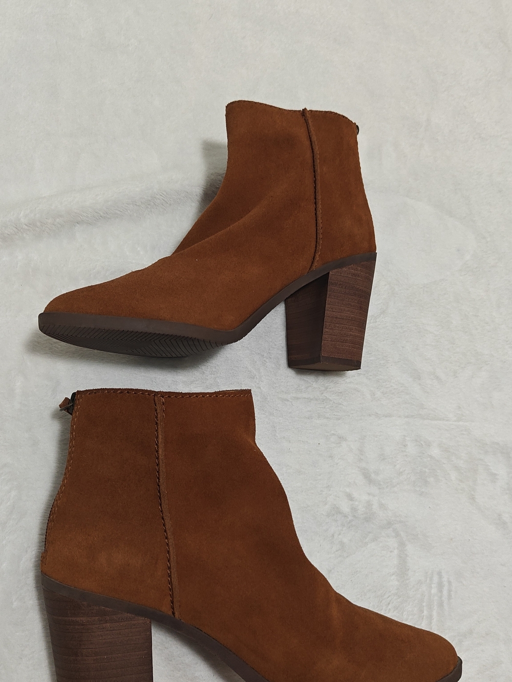 BP. Women Brown Suede Ankle Bootie, Almond Toe Zip, Block Heel, Size 8.5M